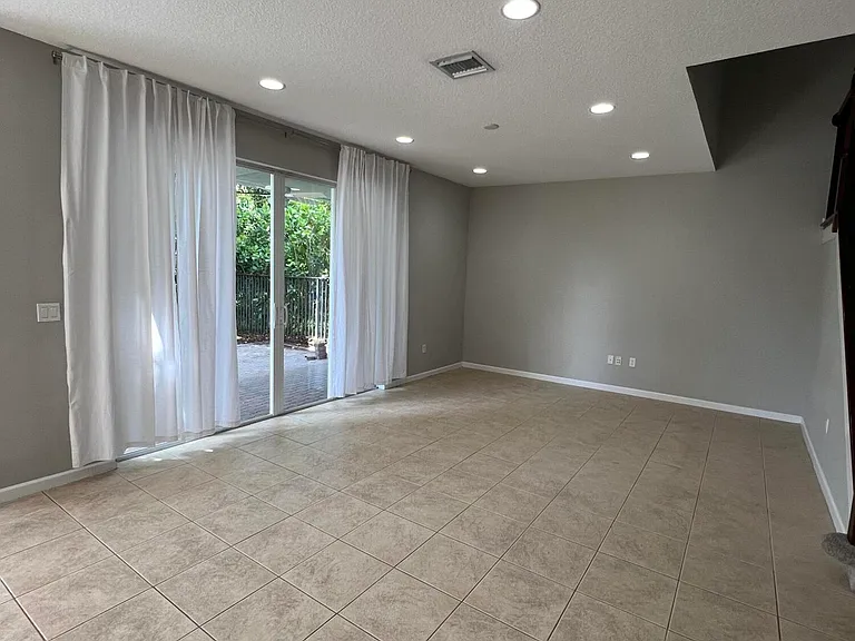 9070 Dupont Pl — Photo 22