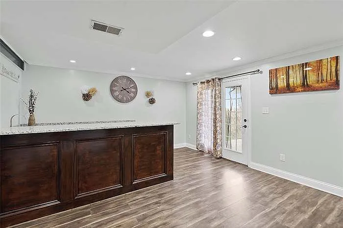 5702 Stockbridge Ct — Photo 15