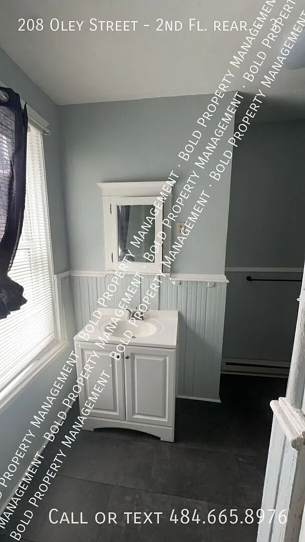 1 Bedroom Apartment. — Photo 3