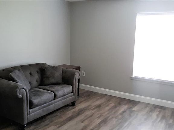 4th image of 3781 Palace Dr