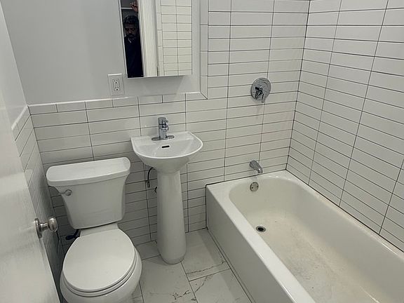 5th image of 127 Washington St APT 14