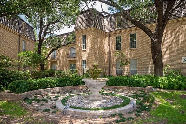 1st image of 4312 Bellaire Dr S APT 207