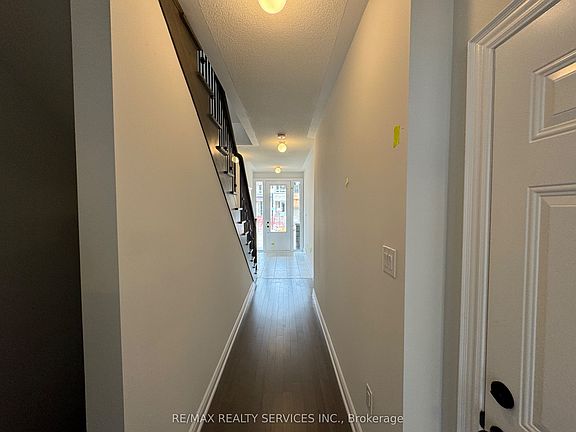 3rd image of 202 Tennant Cir
