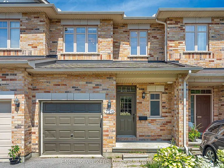 729 Nakina Way — Photo 1