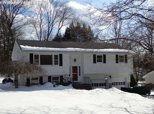 5 Willow Brook Rd, Hillsdale, NJ 07642
