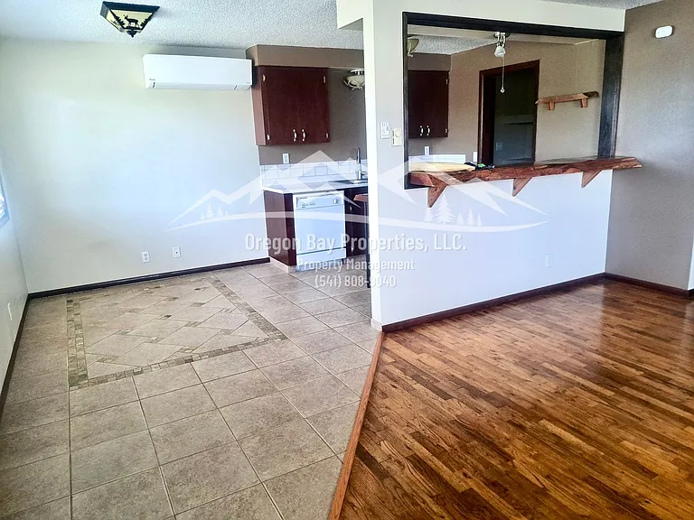 1025 Garfield Ave — Photo 5