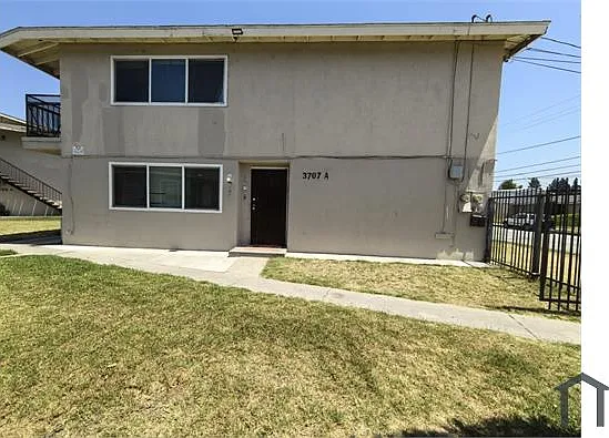 3707 Esto Ave — Photo 2