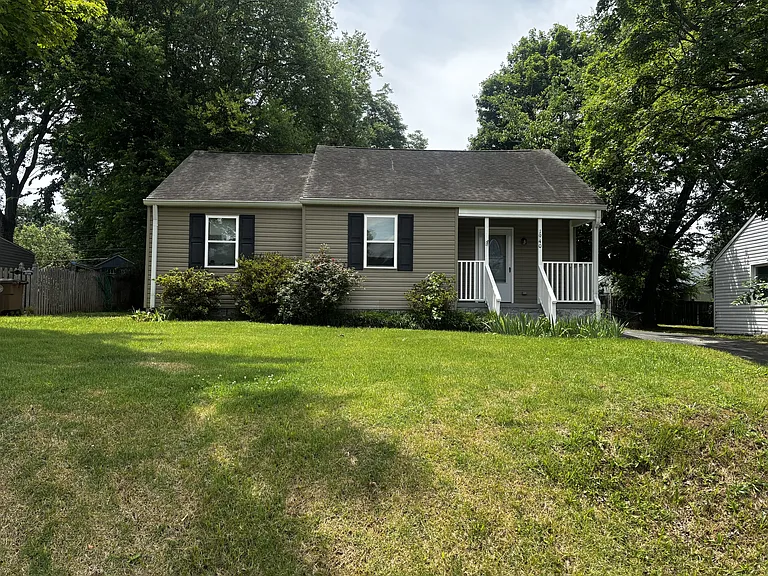 1940 McClung Ave — Photo 1