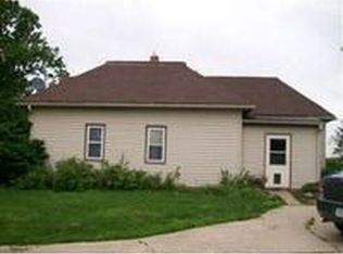 1202 285th St, State Center, IA 50247