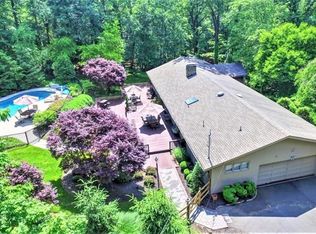 62 Nottingham Dr, Watchung, NJ 07069