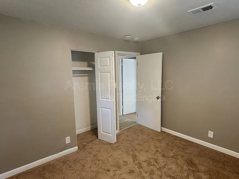 305 Banberry Dr SE — Photo 10