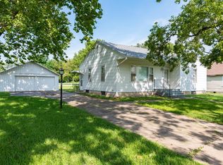 301 Lombard St, Lincolnville, KS 66858
