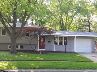 18 Woodridge Rd, Montgomery, IL 60538