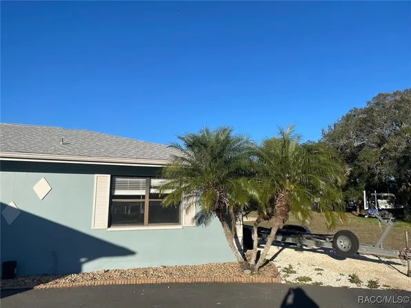 11711 W Bayshore Dr, Crystal River, FL 34429