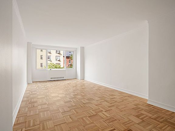2nd image of 301 E 22nd St #4CD