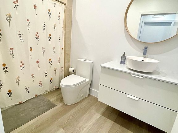 2nd image of 2525 SW 3rd Ave