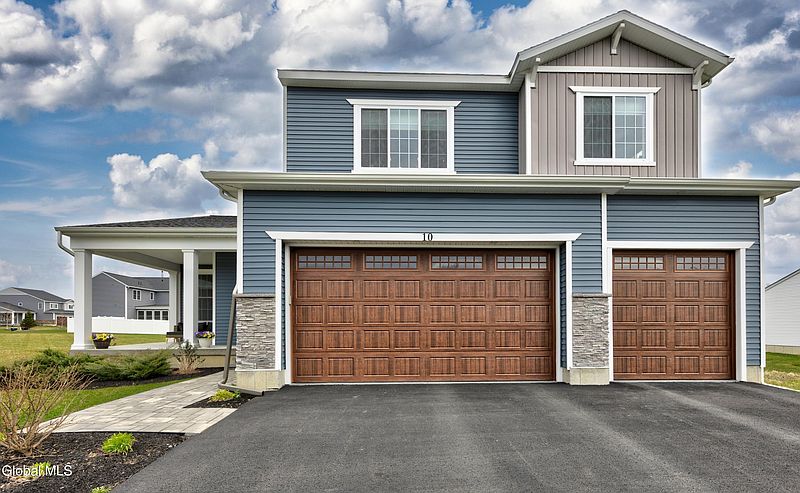 2nd image of 10 Penfield Drive