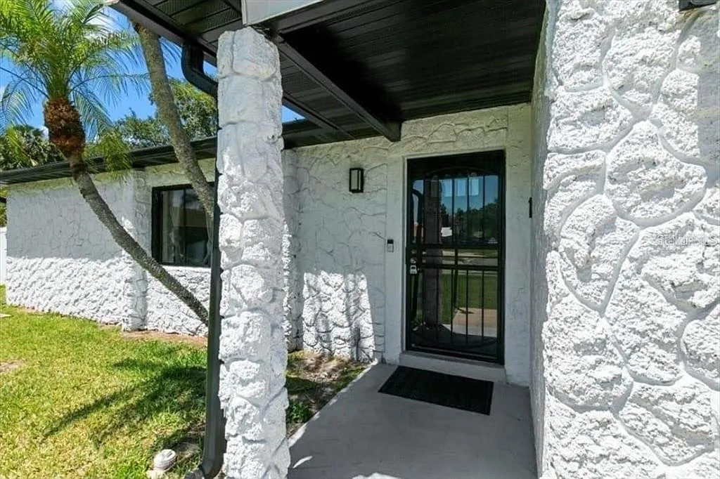 3 bed, 2.0 bath, 1550 sqft, $2,600 — Photo 3