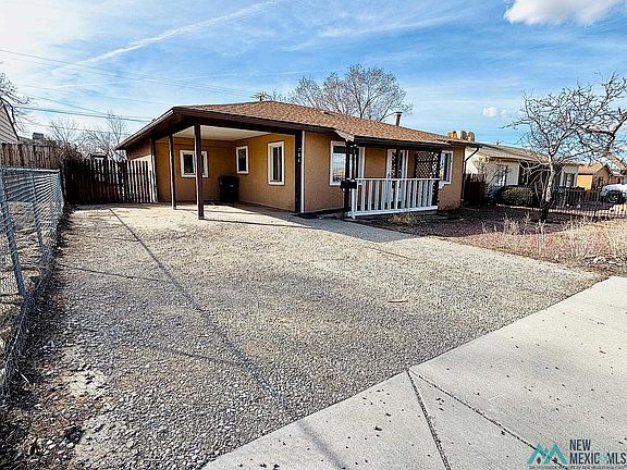2nd image of 706 Sunset Dr