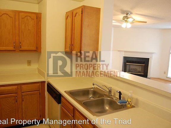 3rd image of 5004M Lawndale Dr