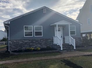 305 N Cornwall Ave, Ventnor City, NJ 08406