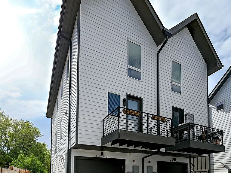 1592 N Ames St — Photo 22
