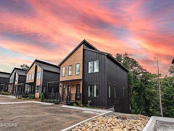 3rd image of 1317 Reedmont Way