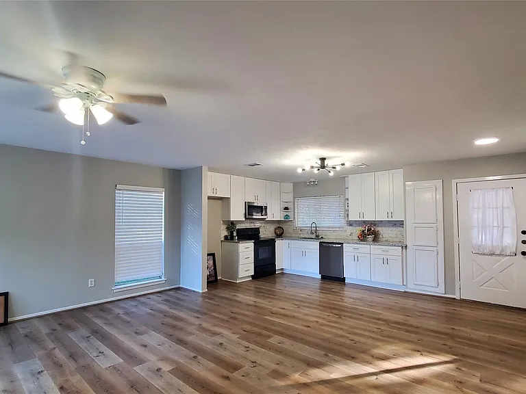 14419 Cypress Leaf Dr — Photo 19