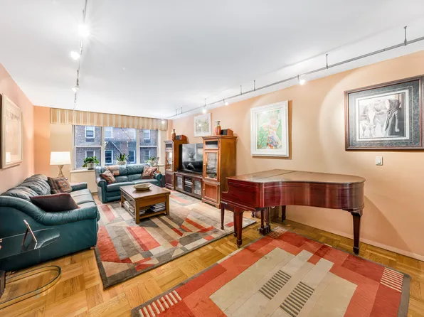 80 East End Avenue image 14 of 15