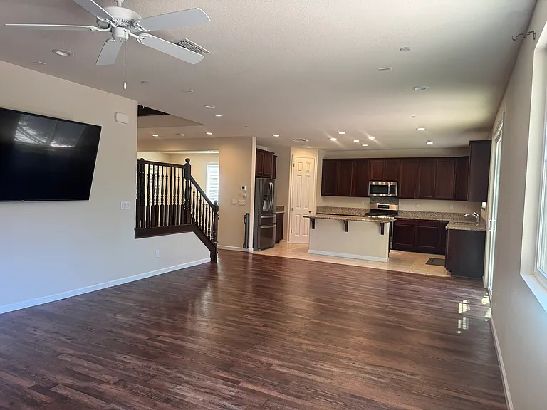 1130 Legion Ct — Photo 4