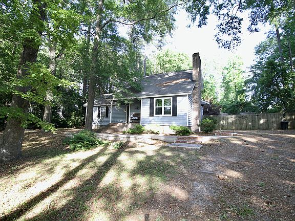 4th image of 30 Foxhil Dr