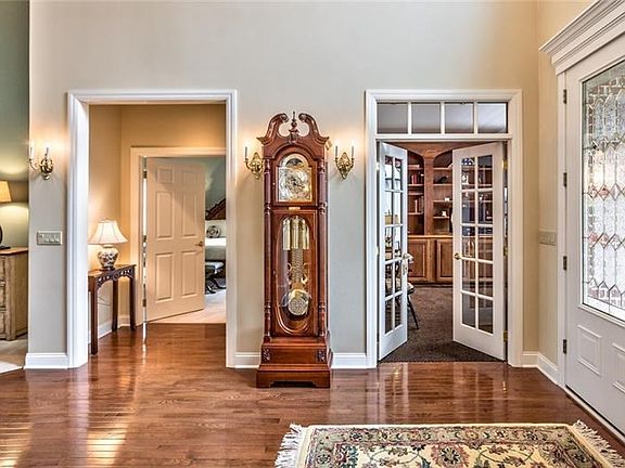 The highest quality appointments and craftsmanship are offered throughout, introduced by the impressive foyer with nineteen foot