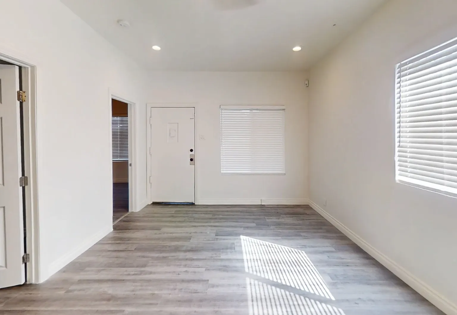 Bright San Pedro Home with Large Backyard — Photo 3
