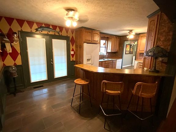 3rd image of 302 College Grove Dr