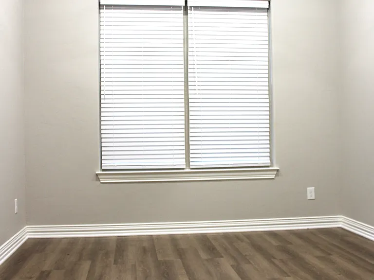1302 Page Valley Cir — Photo 4