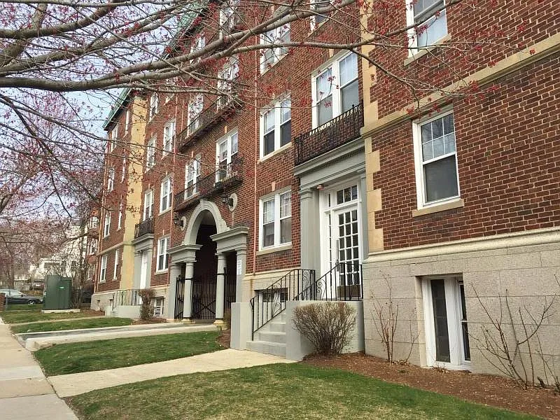 3 bed, 1.0 bath, $3,200 — Photo 2