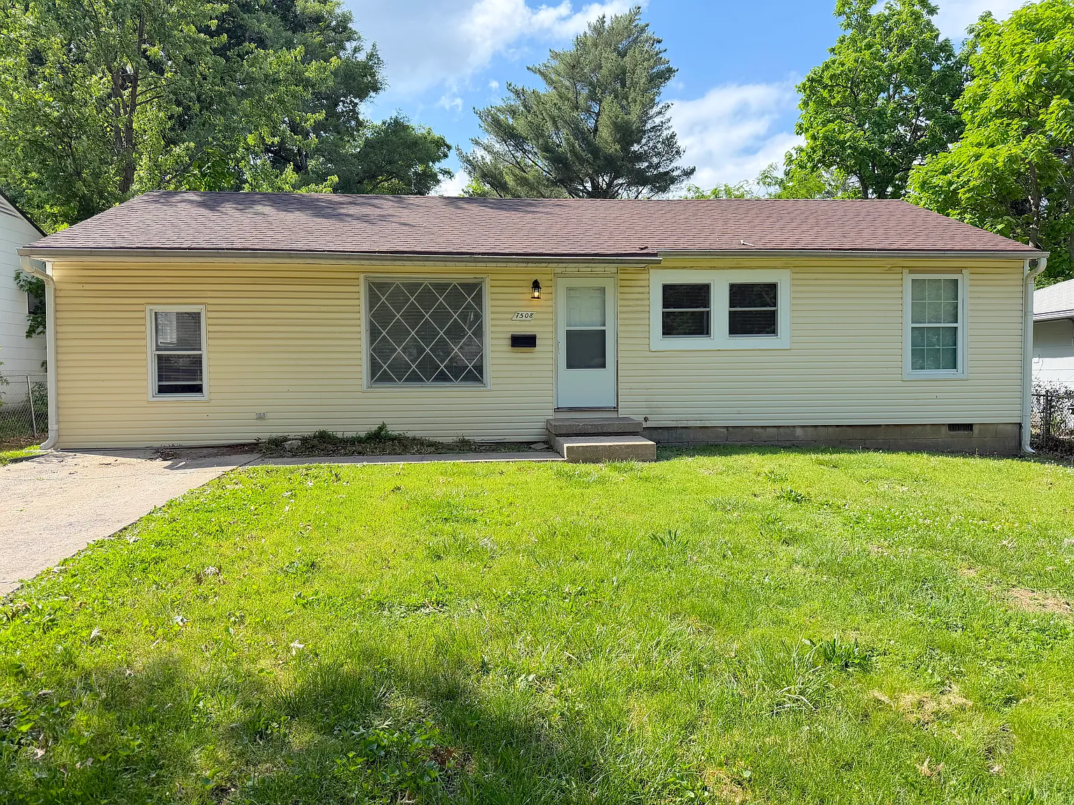4 bed, 1504 sqft, $1,600 — Photo 1