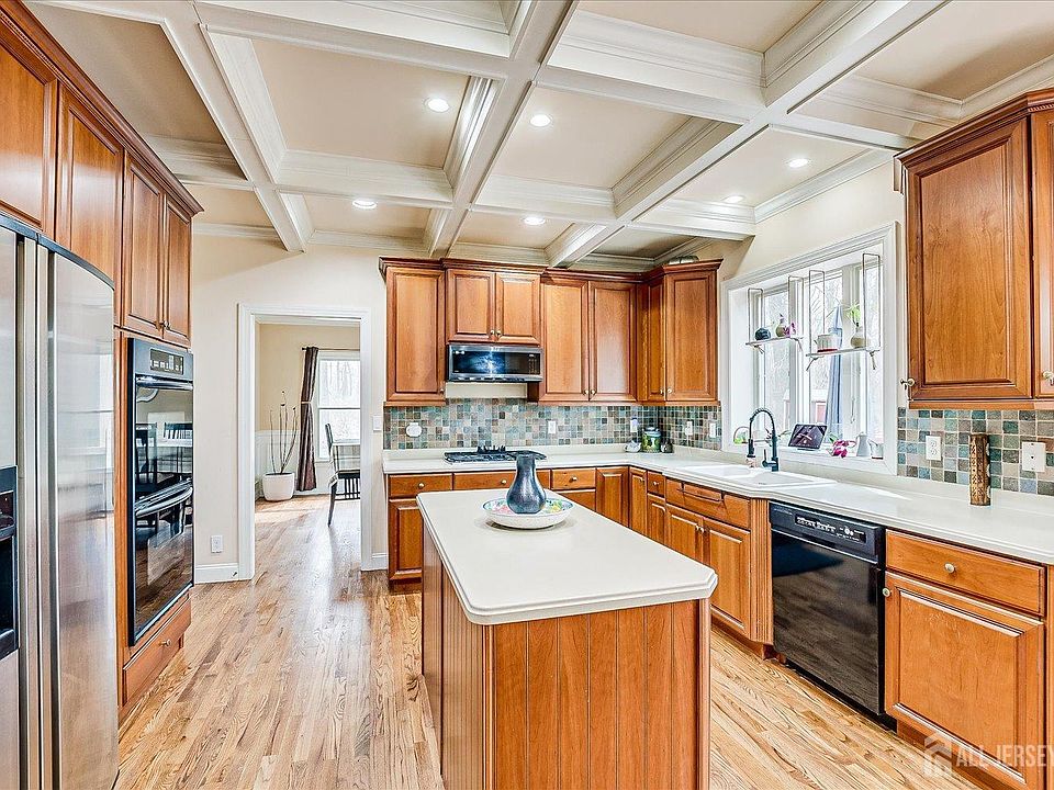 【中古】 Destination ChristopherPeacock 463 County Road 579, Milford, NJ 08848 | MLS #2512140R | Zillow