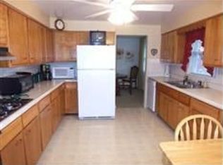 2626 N Golf Dr, Peoria, IL 61604