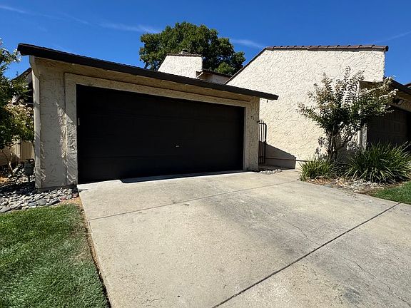 3rd image of 711 Flower Ash Ln