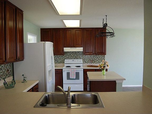 3rd image of 2218 Bluebonnet Dr