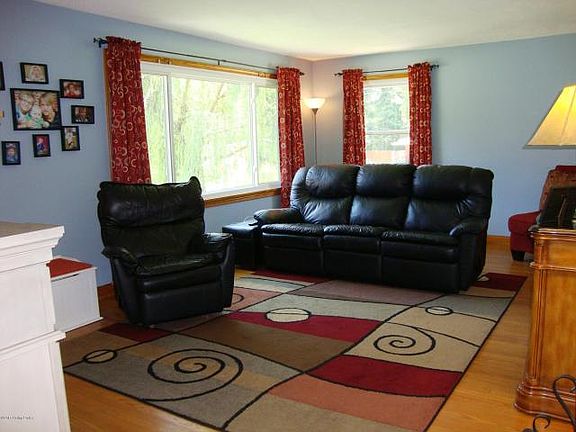 5th image of 8206 Hillview Ct
