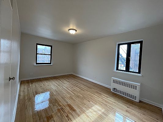 Building Photo 3