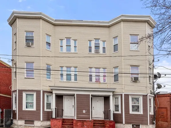 41 Shawmut St, Chelsea, MA 02150