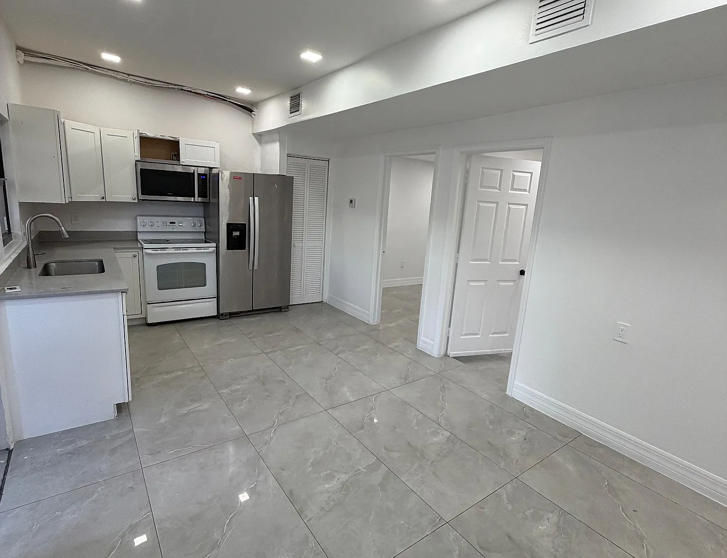 2 bed, 652 sqft, $1,750 — Photo 3