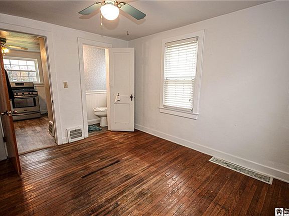 4th image of 51 Allendale Ave