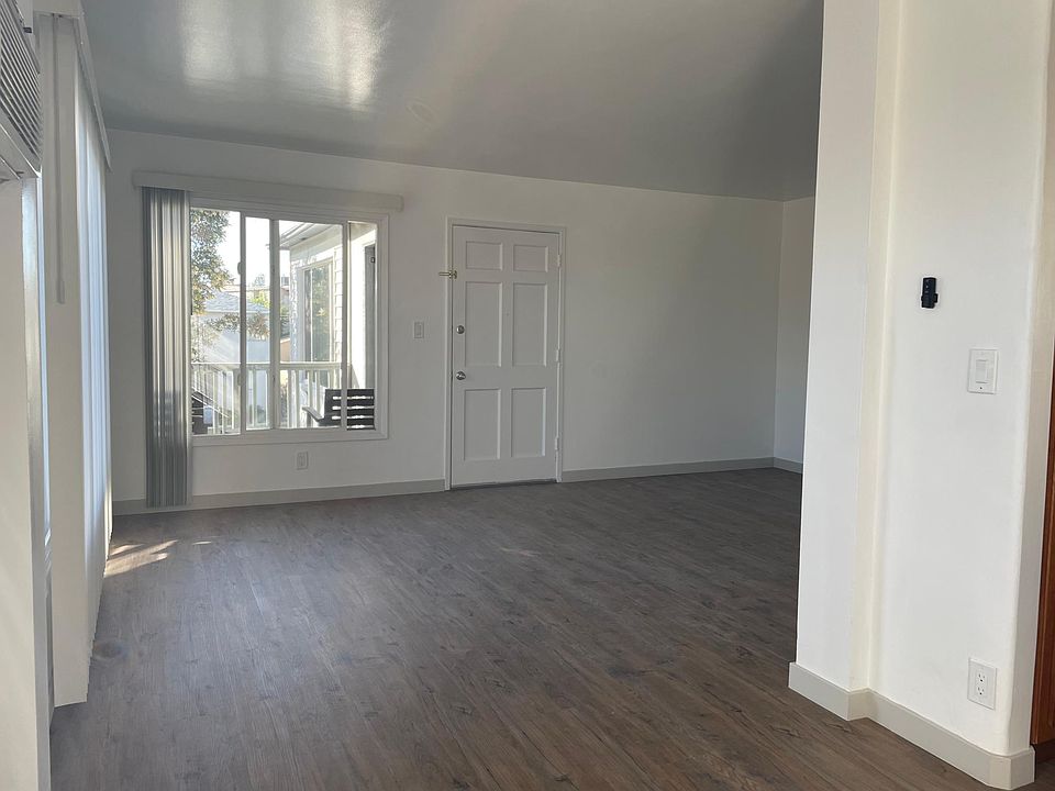 1st image of 6948 Glasgow Ave #2