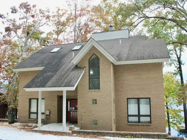716 Skyline Shores Dr, Scottsboro, AL 35769
