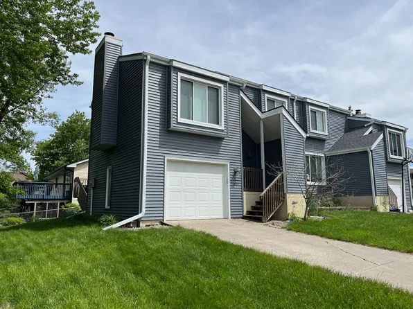 1269 NW 90th St, Clive, IA 50325