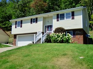 1536 Greenbrier Dr, Huntington, WV 25704